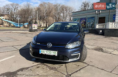 Хетчбек Volkswagen e-Golf 2015 в Дніпрі