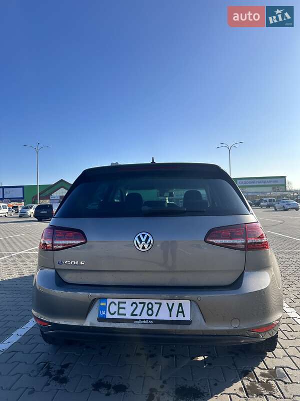 Хетчбек Volkswagen e-Golf 2014 в Чернівцях