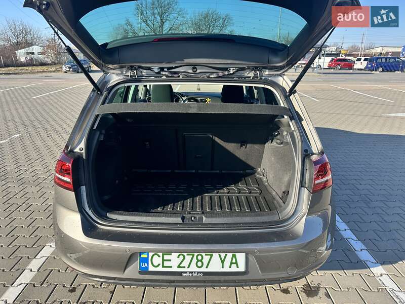 Хетчбек Volkswagen e-Golf 2014 в Чернівцях