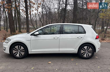 Хетчбек Volkswagen e-Golf 2017 в 
