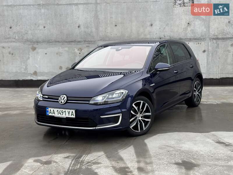 Хэтчбек Volkswagen e-Golf 2018 в Киеве