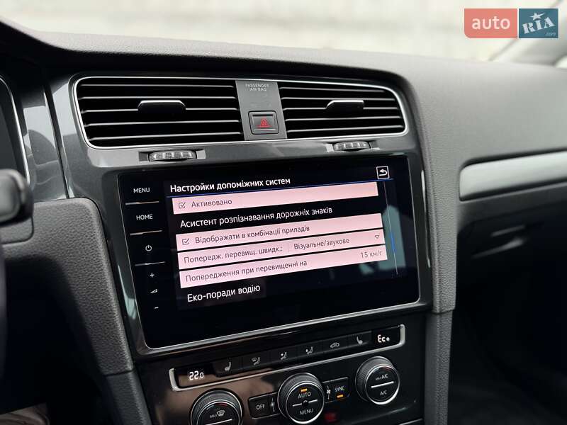 Хэтчбек Volkswagen e-Golf 2018 в Киеве