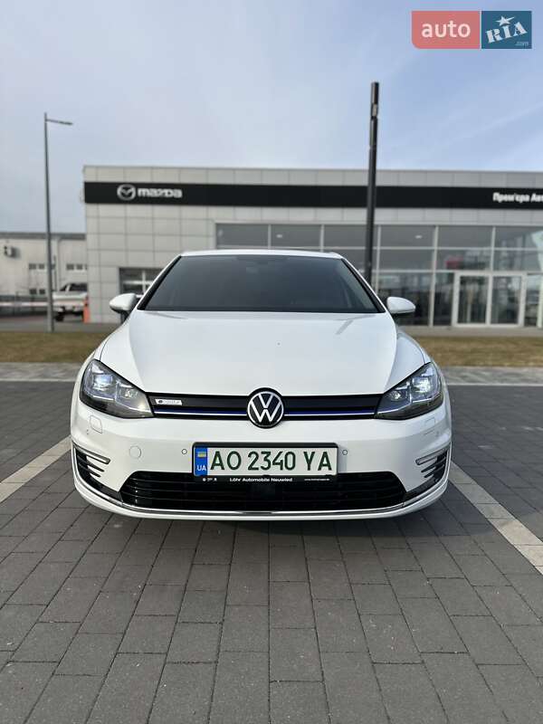 Хэтчбек Volkswagen e-Golf 2020 в 