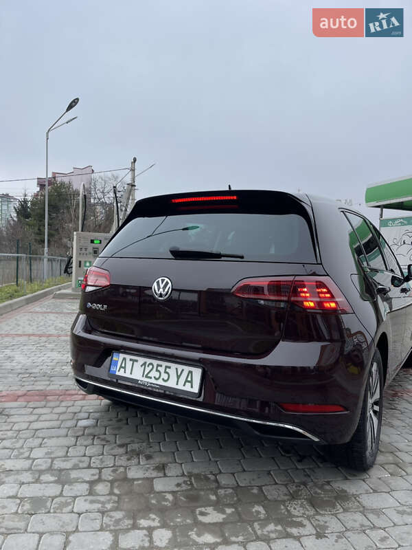 Хетчбек Volkswagen e-Golf 2017 в Івано-Франківську