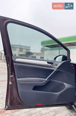 Хэтчбек Volkswagen e-Golf 2017 в 