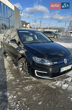 Хэтчбек Volkswagen e-Golf 2015 в Луцке