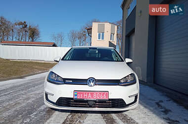 Хэтчбек Volkswagen e-Golf 2014 в Радехове