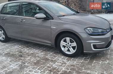 Хэтчбек Volkswagen e-Golf 2015 в 