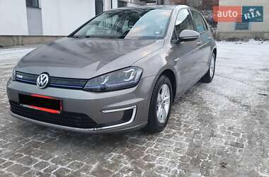 Хэтчбек Volkswagen e-Golf 2015 в 