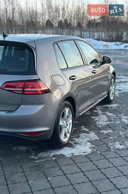 Хетчбек Volkswagen e-Golf 2015 в 