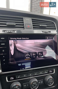 Хэтчбек Volkswagen e-Golf 2020 в 