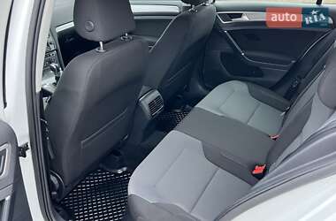 Хэтчбек Volkswagen e-Golf 2014 в 