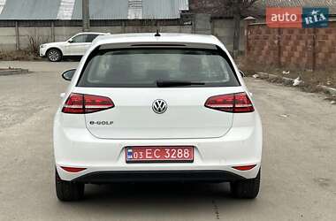 Хэтчбек Volkswagen e-Golf 2014 в 