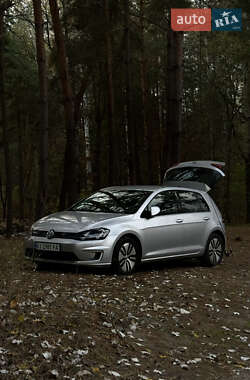 Хэтчбек Volkswagen e-Golf 2016 в Полтаве
