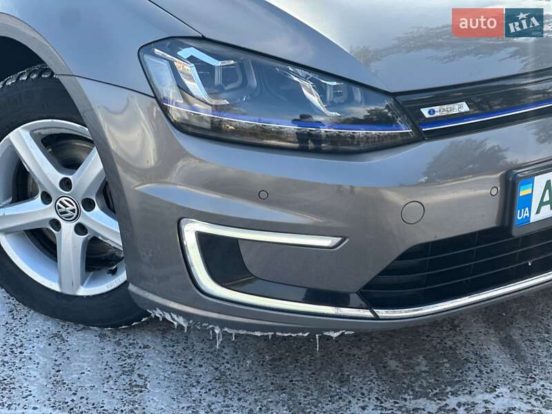 Хэтчбек Volkswagen e-Golf 2015 в Виннице