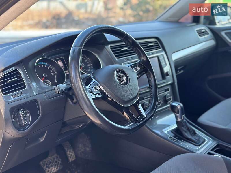 Хэтчбек Volkswagen e-Golf 2015 в Виннице