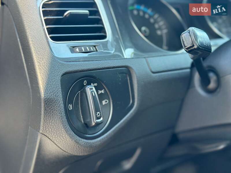 Хэтчбек Volkswagen e-Golf 2015 в Виннице