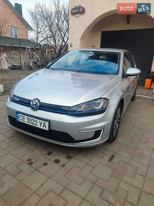 Хэтчбек Volkswagen e-Golf 2015 в Черновцах