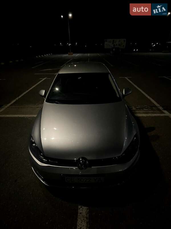 Хэтчбек Volkswagen e-Golf 2015 в Черновцах