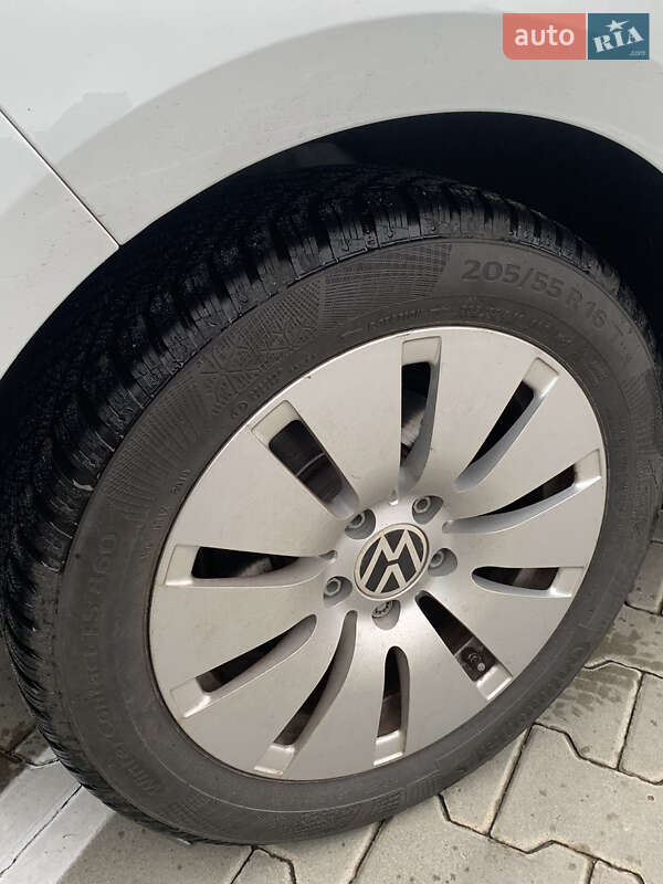 Хетчбек Volkswagen e-Golf 2020 в Києві