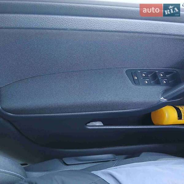 Хэтчбек Volkswagen e-Golf 2014 в Гайсине