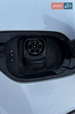 Хэтчбек Volkswagen e-Golf 2014 в 