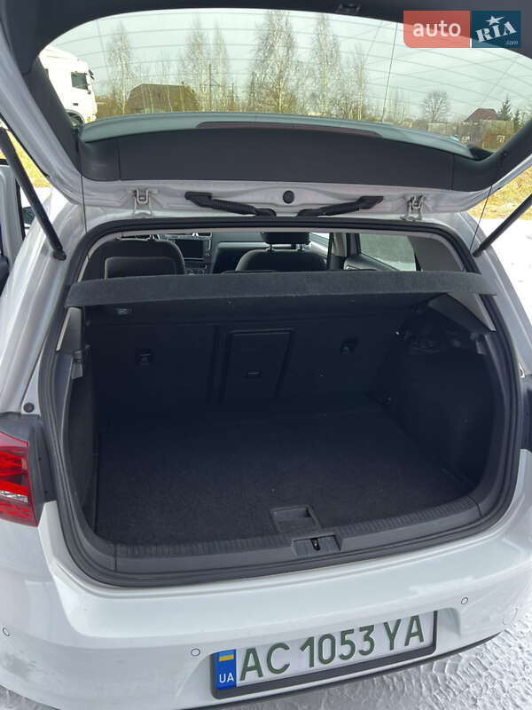 Хетчбек Volkswagen e-Golf 2014 в Ковелі