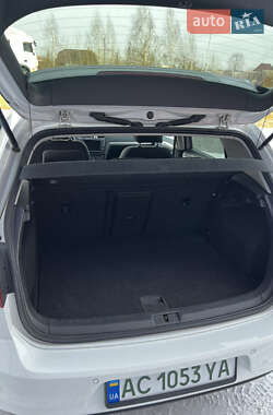 Хэтчбек Volkswagen e-Golf 2014 в 