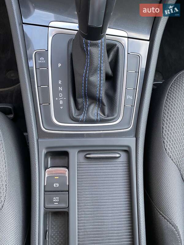Хэтчбек Volkswagen e-Golf 2020 в Виннице