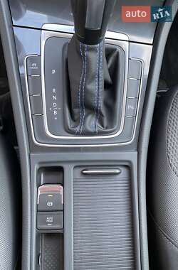 Хэтчбек Volkswagen e-Golf 2020 в 