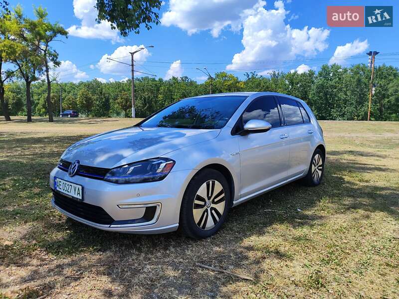 Volkswagen e-Golf 2015