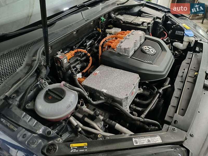 Хэтчбек Volkswagen e-Golf 2016 в Ровно фото 48 Хэтчбек Volkswagen e-Golf 2016 в Ровно