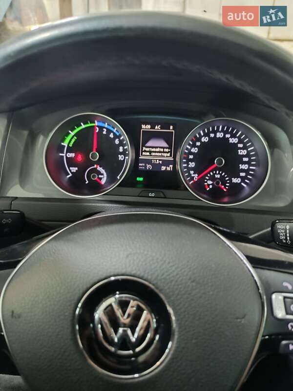 Хэтчбек Volkswagen e-Golf 2016 в Ровно фото 89 Хэтчбек Volkswagen e-Golf 2016 в Ровно
