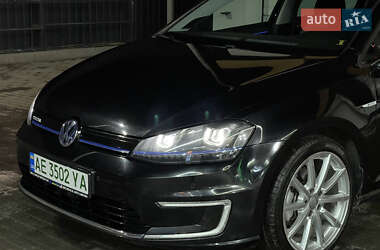 Хэтчбек Volkswagen e-Golf 2015 в 