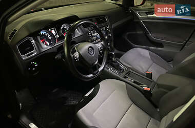 Хэтчбек Volkswagen e-Golf 2015 в 