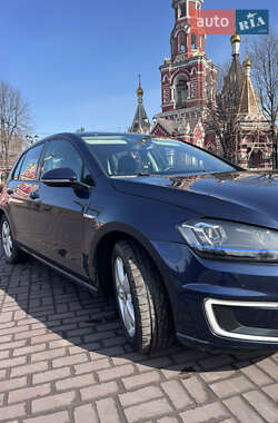 Хетчбек Volkswagen e-Golf 2015 в 
