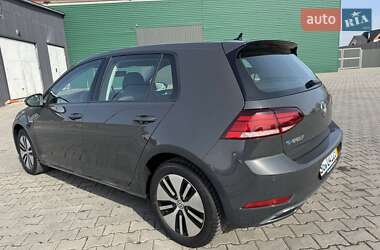 Хетчбек Volkswagen e-Golf 2021 в 