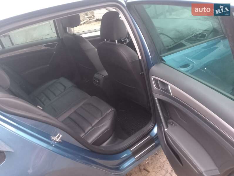 Хэтчбек Volkswagen e-Golf 2015 в Звягеле фото 5 Хэтчбек Volkswagen e-Golf 2015 в Звягеле