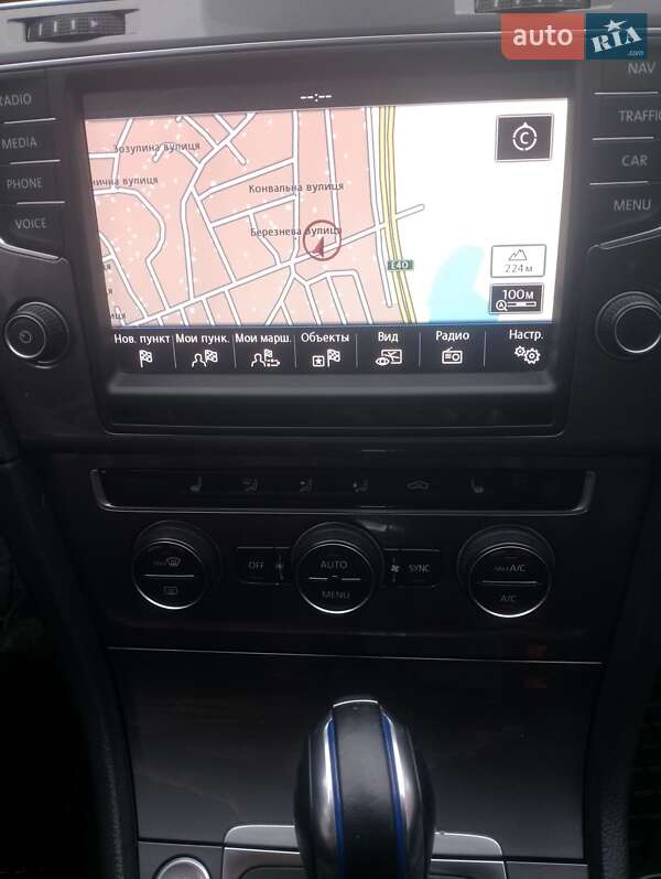 Хэтчбек Volkswagen e-Golf 2015 в Звягеле фото 12 Хэтчбек Volkswagen e-Golf 2015 в Звягеле