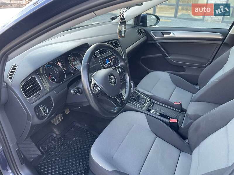 Хетчбек Volkswagen e-Golf 2015 в Хмельницькому