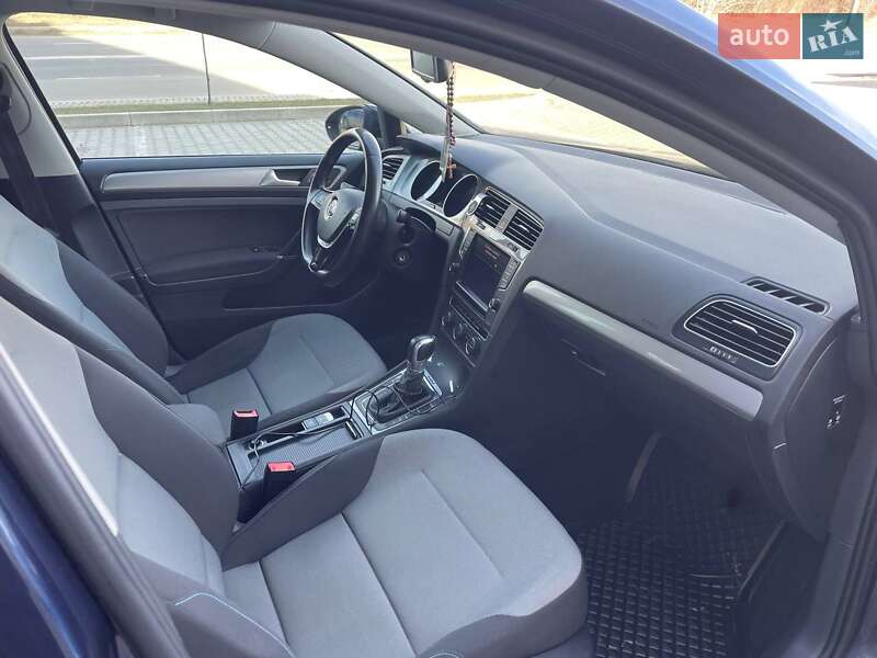 Хетчбек Volkswagen e-Golf 2015 в Хмельницькому