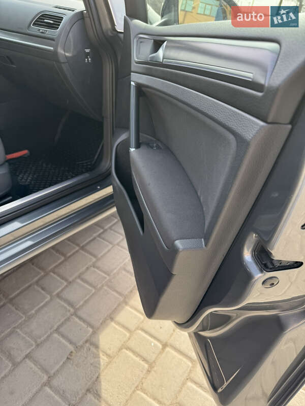 Хэтчбек Volkswagen e-Golf 2019 в Шполе