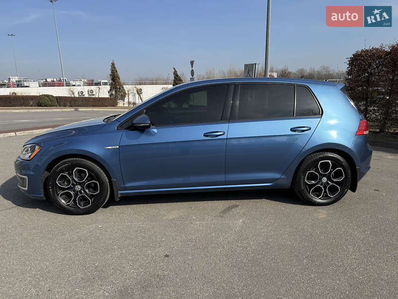 Хетчбек Volkswagen e-Golf 2015 в Києві