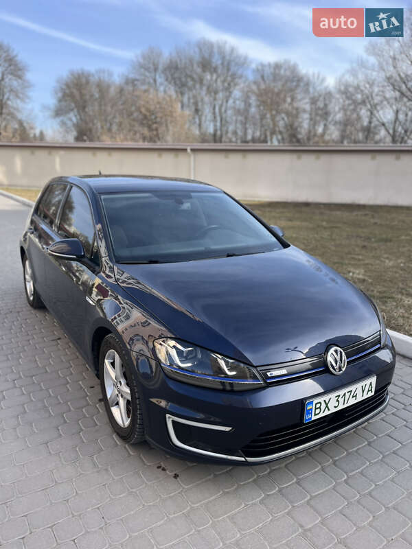 Volkswagen e-Golf 2015