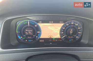 Хэтчбек Volkswagen e-Golf 2017 в 