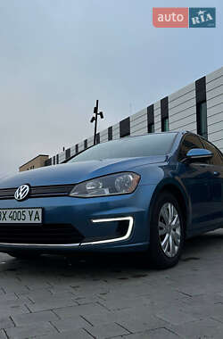 Хэтчбек Volkswagen e-Golf 2015 в 