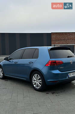 Хэтчбек Volkswagen e-Golf 2015 в 