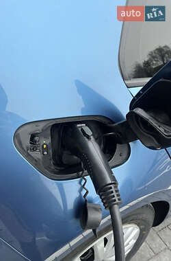 Хэтчбек Volkswagen e-Golf 2015 в 