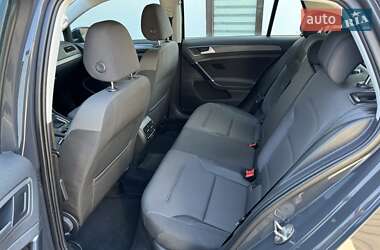 Хетчбек Volkswagen e-Golf 2020 в 