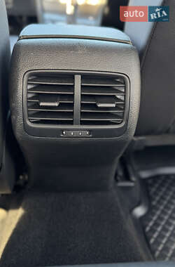 Хэтчбек Volkswagen e-Golf 2016 в 